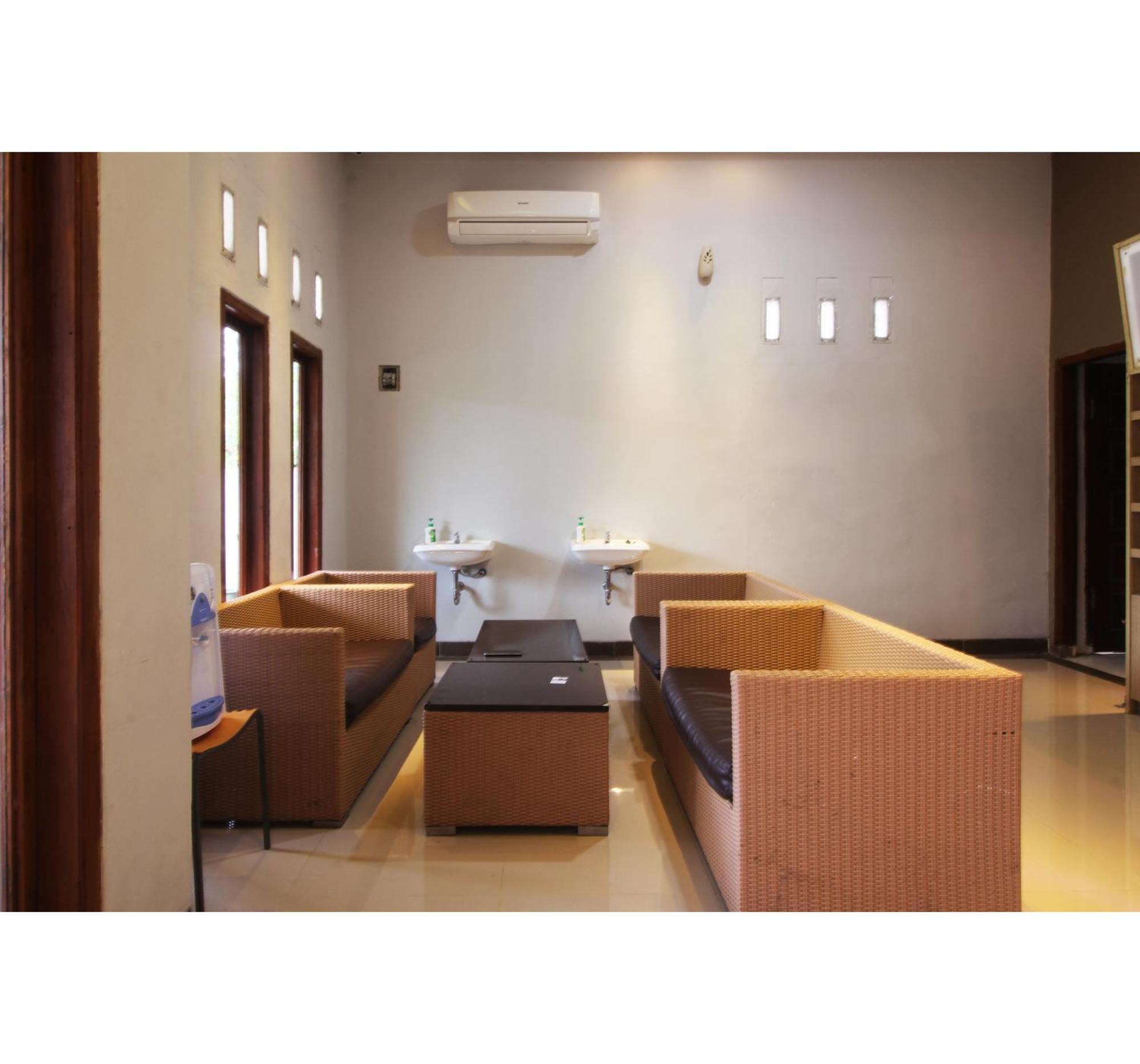 Oyo Life 2273 Pratama Homestay Bandar Lampung Zewnętrze zdjęcie